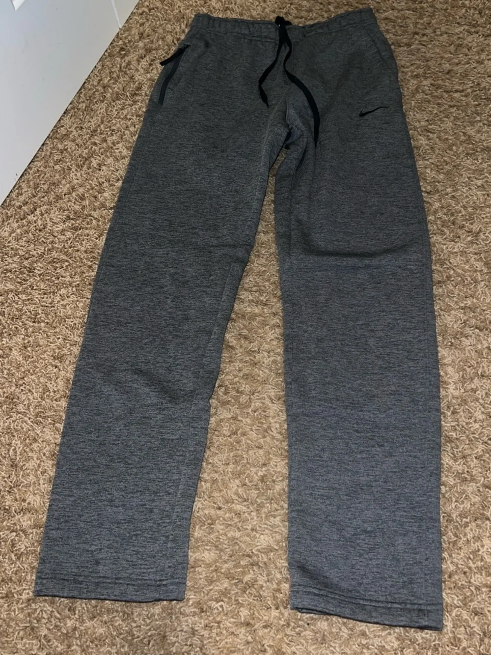 Nike Men’s Dark Gray Sweatpants with Black Drawstring